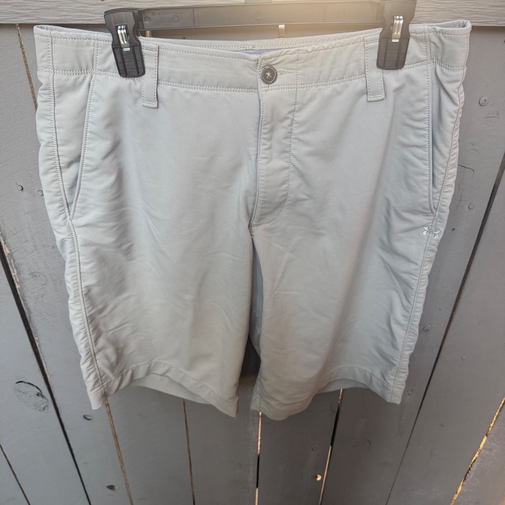 Under Armor Mens 36 Shorts tan Loose Performance Stretch golf casual HeatGear